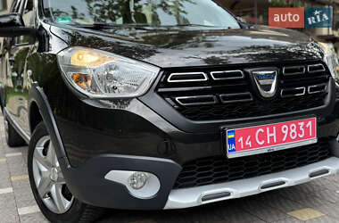 Минивэн Dacia Dokker Stepway 2018 в 