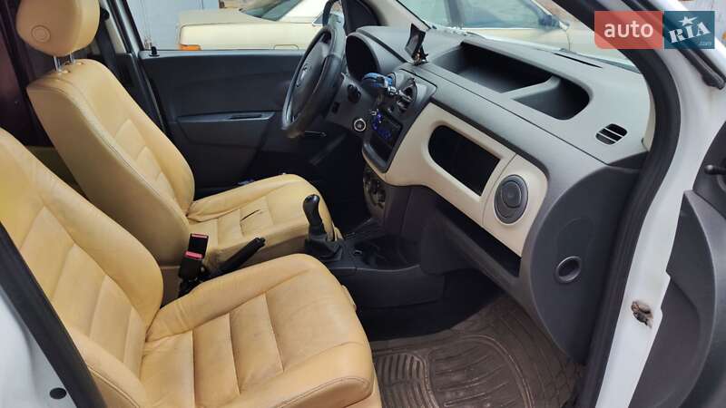 Грузовой фургон Dacia Dokker 2013 в Киеве
