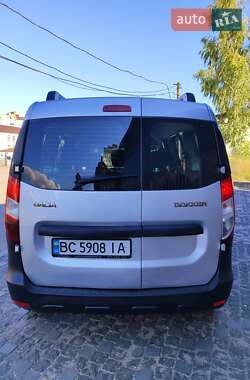 Минивэн Dacia Dokker 2016 в 