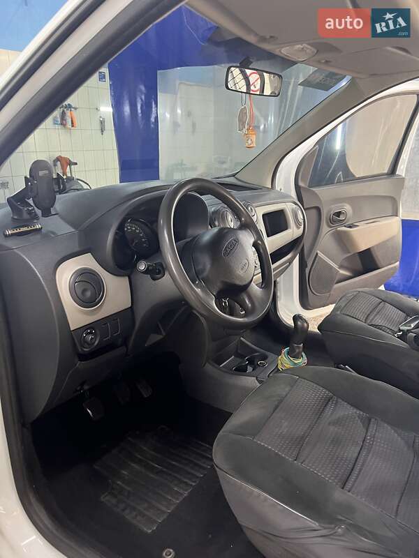 Грузовой фургон Dacia Dokker 2013 в Харькове