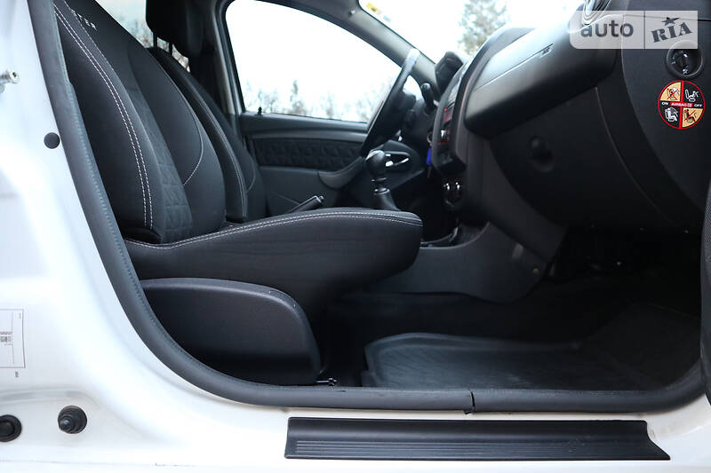 Позашляховик / Кросовер Dacia Duster 2015 в Дрогобичі