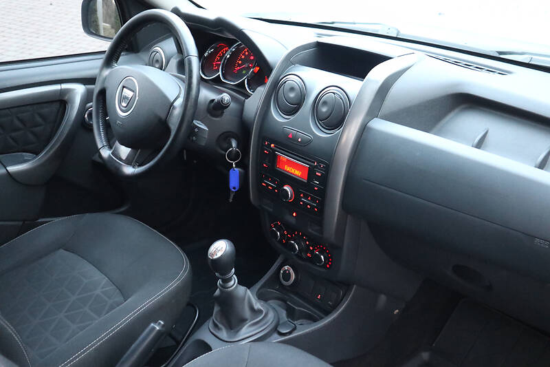 Позашляховик / Кросовер Dacia Duster 2015 в Дрогобичі