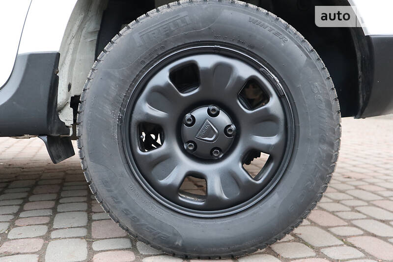 Позашляховик / Кросовер Dacia Duster 2015 в Дрогобичі