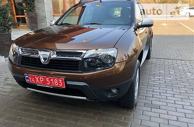Позашляховик / Кросовер Dacia Duster 2011 в 