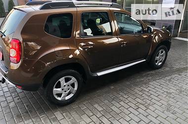 Позашляховик / Кросовер Dacia Duster 2011 в 