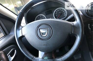 Позашляховик / Кросовер Dacia Duster 2011 в 
