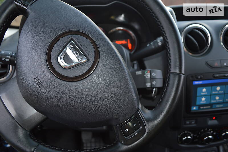 Позашляховик / Кросовер Dacia Duster 2015 в Луцьку