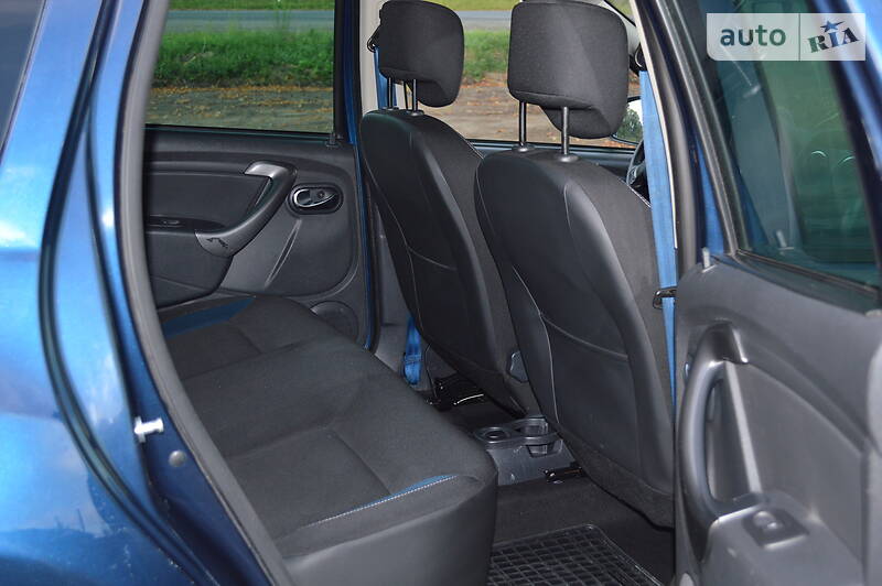Позашляховик / Кросовер Dacia Duster 2015 в Луцьку