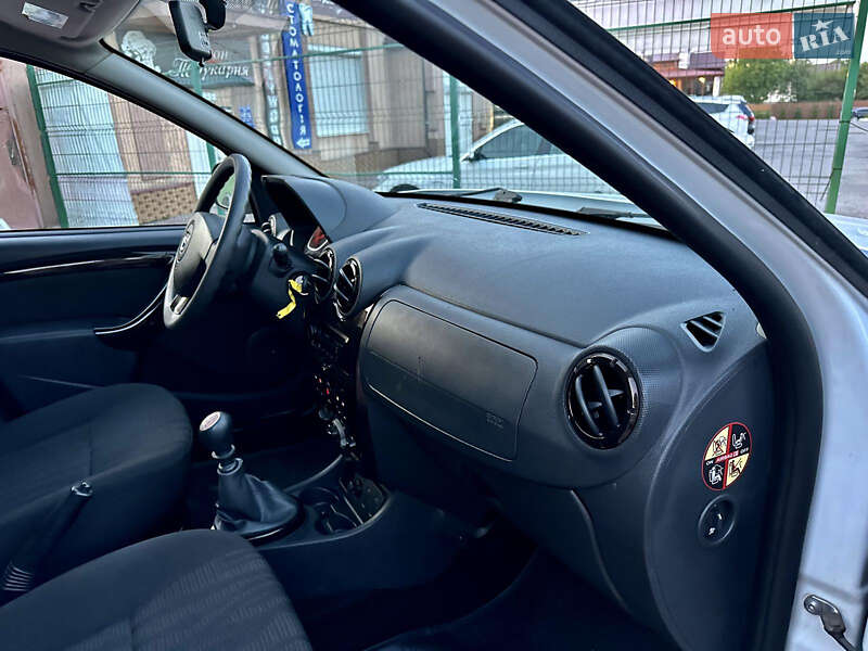 Позашляховик / Кросовер Dacia Duster 2011 в Шепетівці