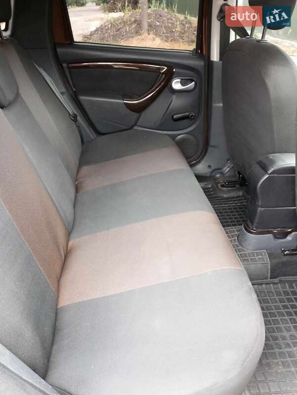 Внедорожник / Кроссовер Dacia Duster 2012 в Александровке