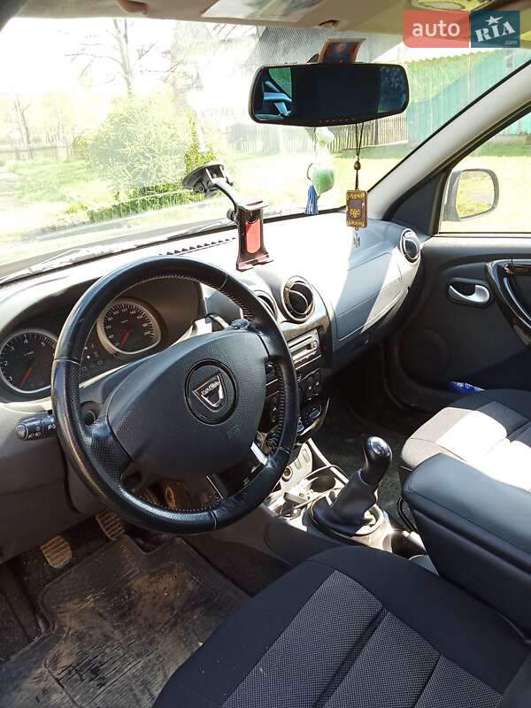 Внедорожник / Кроссовер Dacia Duster 2011 в Долине