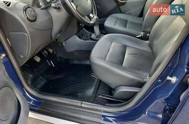 Внедорожник / Кроссовер Dacia Duster 2011 в 