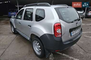 Позашляховик / Кросовер Dacia Duster 2011 в 