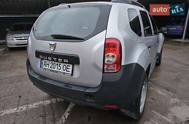 Позашляховик / Кросовер Dacia Duster 2011 в 