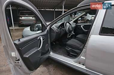 Позашляховик / Кросовер Dacia Duster 2011 в 