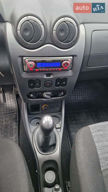 Позашляховик / Кросовер Dacia Duster 2010 в Миколаєві