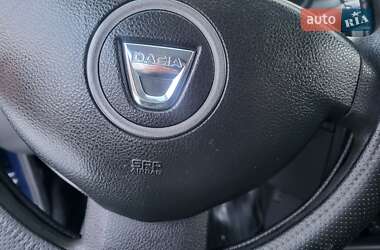 Внедорожник / Кроссовер Dacia Duster 2013 в 