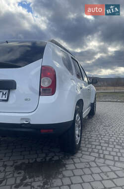 Внедорожник / Кроссовер Dacia Duster 2010 в Новояворовске