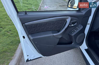 Внедорожник / Кроссовер Dacia Duster 2014 в 