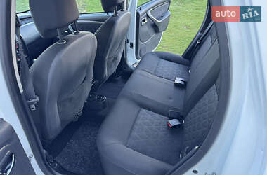 Внедорожник / Кроссовер Dacia Duster 2014 в 