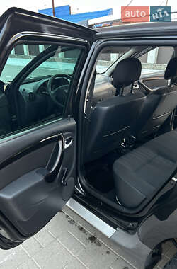 Внедорожник / Кроссовер Dacia Duster 2011 в 
