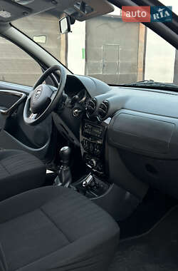 Внедорожник / Кроссовер Dacia Duster 2011 в 