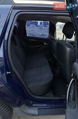 Позашляховик / Кросовер Dacia Duster 2012 в 