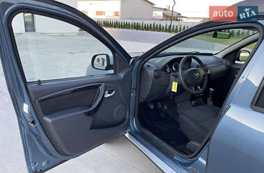 Внедорожник / Кроссовер Dacia Duster 2012 в 