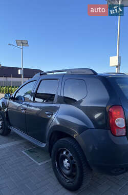 Позашляховик / Кросовер Dacia Duster 2010 в 