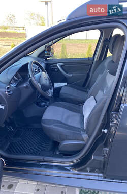 Позашляховик / Кросовер Dacia Duster 2010 в 