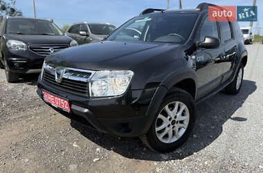 Позашляховик / Кросовер Dacia Duster 2012 в 