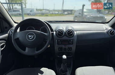 Позашляховик / Кросовер Dacia Duster 2012 в 