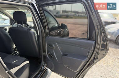Позашляховик / Кросовер Dacia Duster 2012 в 
