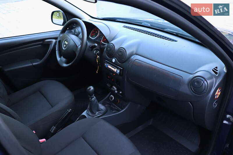 Позашляховик / Кросовер Dacia Duster 2011 в Кременчуці