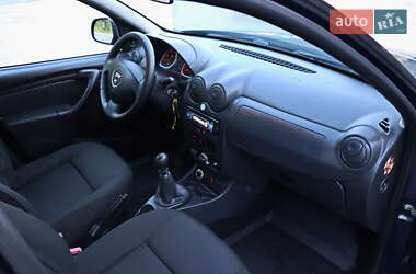 Позашляховик / Кросовер Dacia Duster 2011 в 