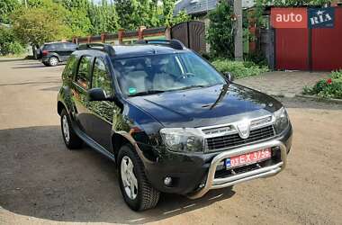 Позашляховик / Кросовер Dacia Duster 2011 в 