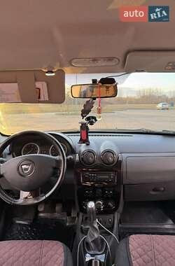 Позашляховик / Кросовер Dacia Duster 2010 в 