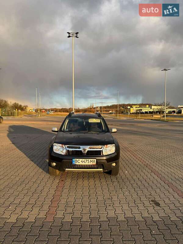 Позашляховик / Кросовер Dacia Duster 2010 в 