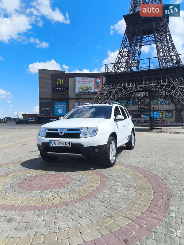 Позашляховик / Кросовер Dacia Duster 2012 в 