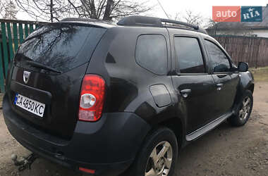 Позашляховик / Кросовер Dacia Duster 2011 в 