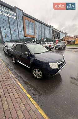 Позашляховик / Кросовер Dacia Duster 2012 в 