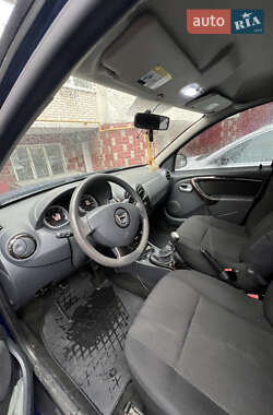Позашляховик / Кросовер Dacia Duster 2012 в 