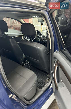 Позашляховик / Кросовер Dacia Duster 2012 в 
