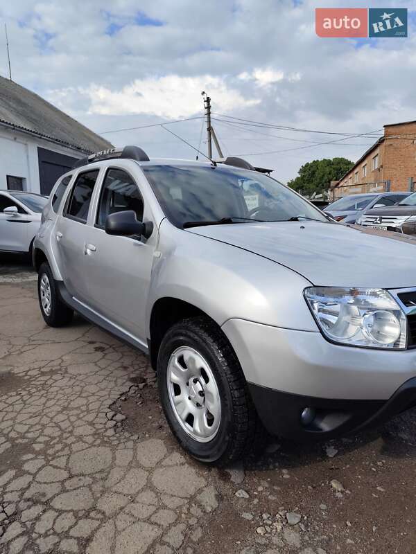 Позашляховик / Кросовер Dacia Duster 2011 в Чернігові