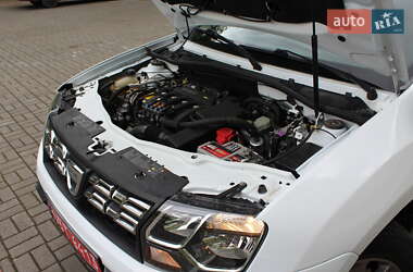 Позашляховик / Кросовер Dacia Duster 2015 в 