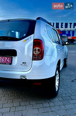 Внедорожник / Кроссовер Dacia Duster 2012 в 