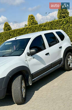 Внедорожник / Кроссовер Dacia Duster 2011 в 