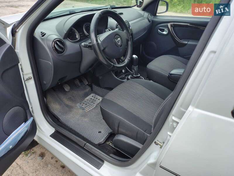 Позашляховик / Кросовер Dacia Duster 2012 в Львові