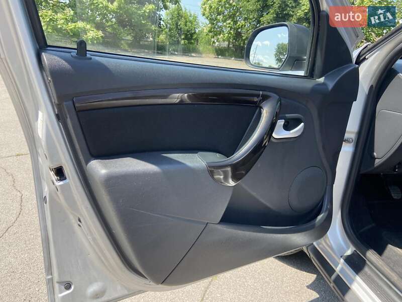 Позашляховик / Кросовер Dacia Duster 2012 в Хоролі