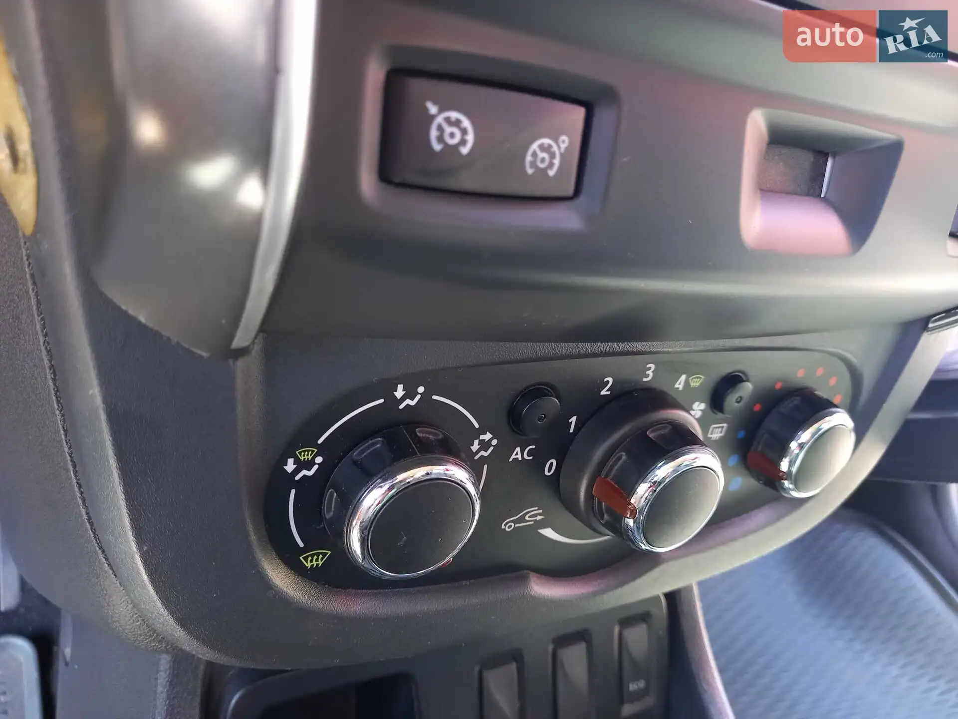 2014 Dacia Duster - мініатюра 22